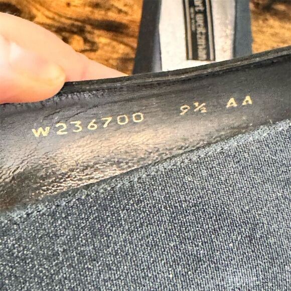 Stuart Weitzman Women's Black Kitten Heel Pumps Size 9.5 AA - Picture 4 of 12